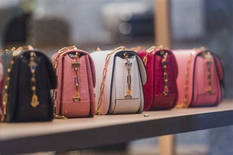 where to sell used purses